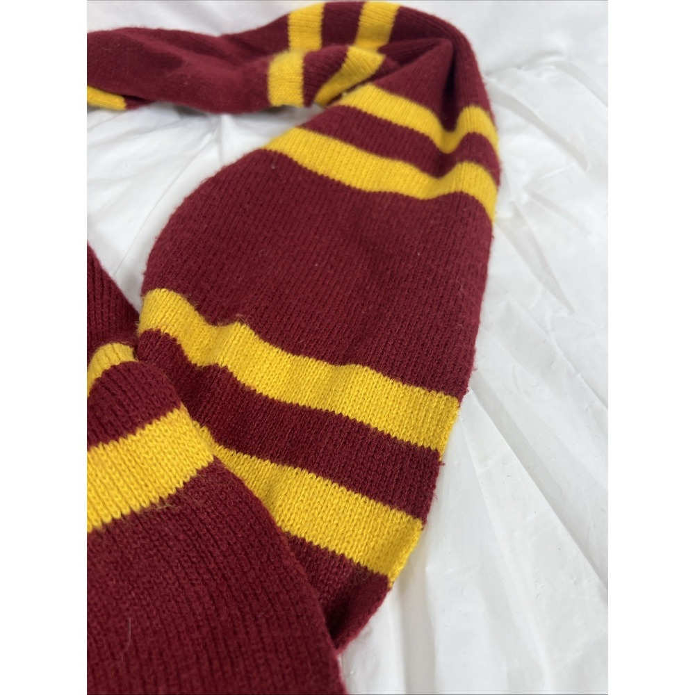 WIZARDING WORLD OF HARRY POTTER GRYFFINDOR KNIT SCARF - Picture 6 of 9